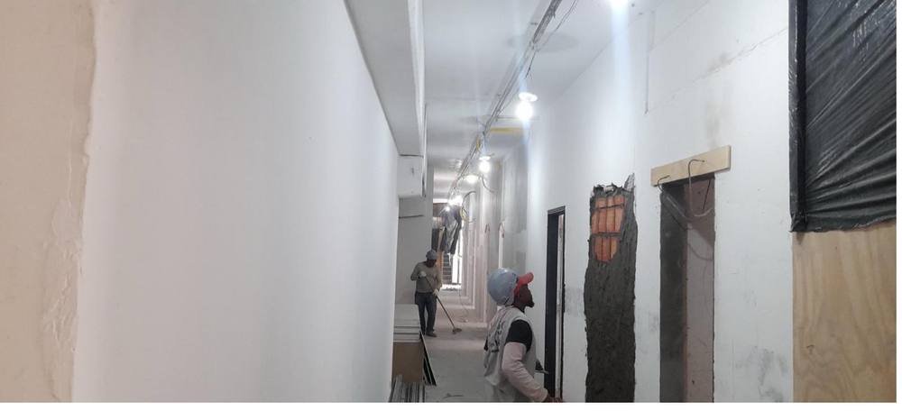 Corredor comercial em obra